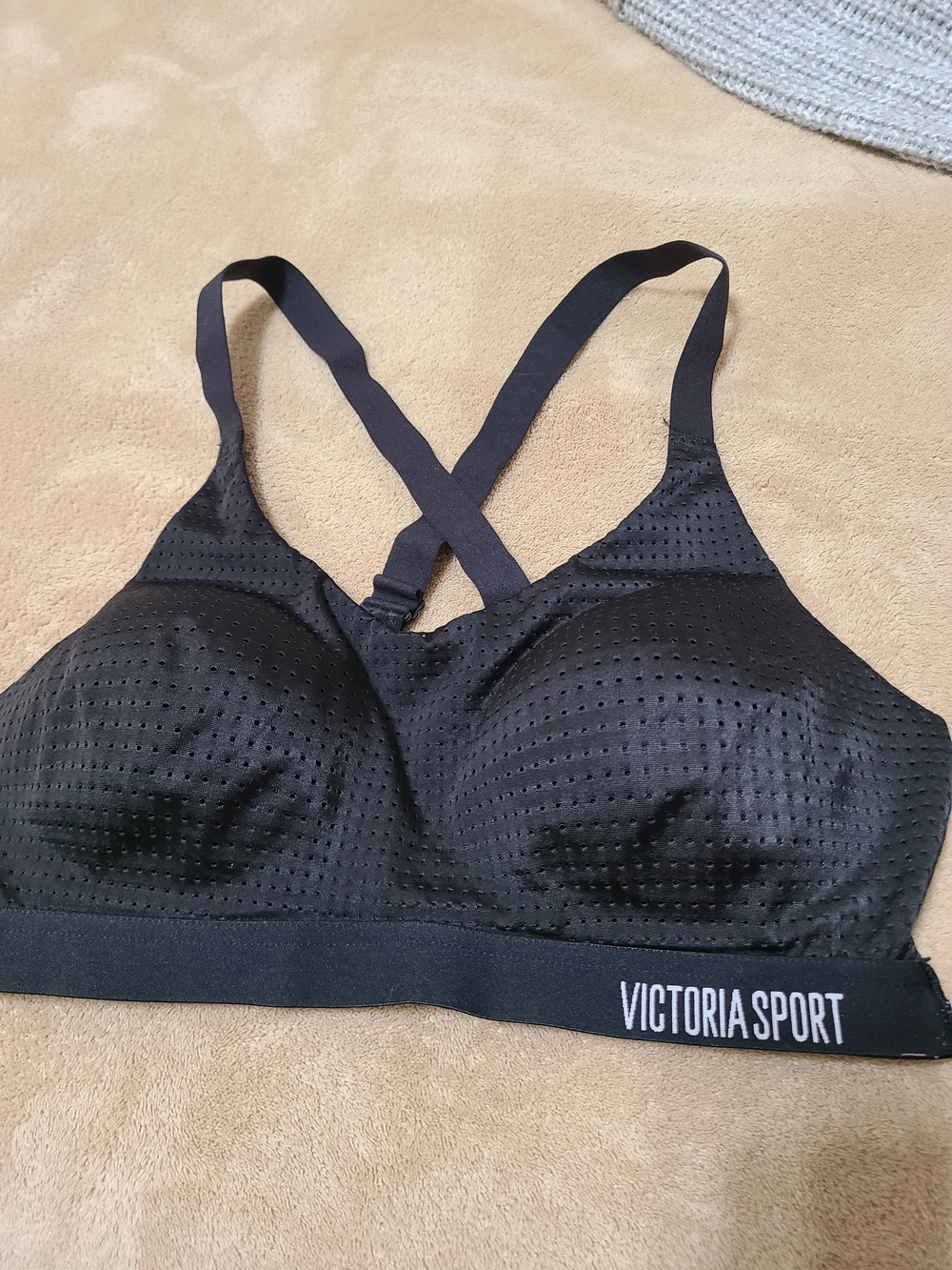 Victoria's Secret- Black Seamless Performance Sports Bra